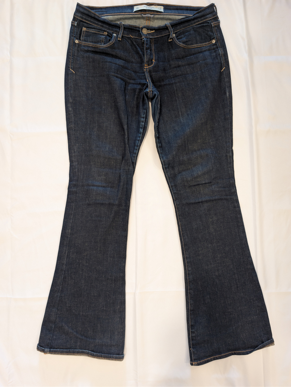 1023 - Abercrombie & Fitch Perfect Stretch Boot Cut Jeans - Size 6S  W28 L31